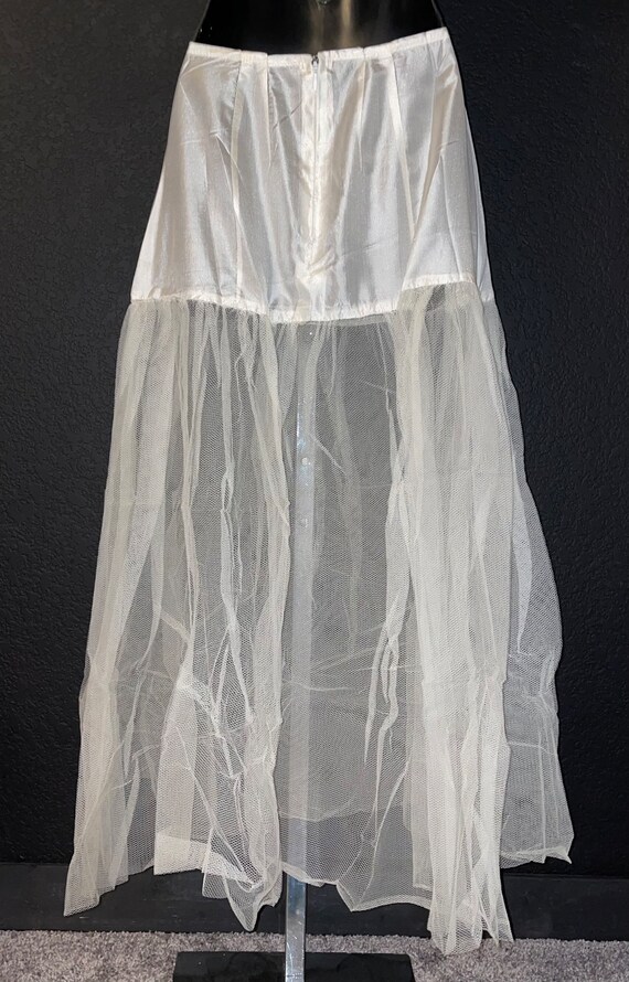 Vintage 1950's Long Crinoline Half Slip for Added Ful… Gem