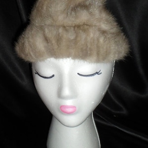 Fine Vintage 1950&#39;s Genuine Mink Hat - For The Classy Lady!