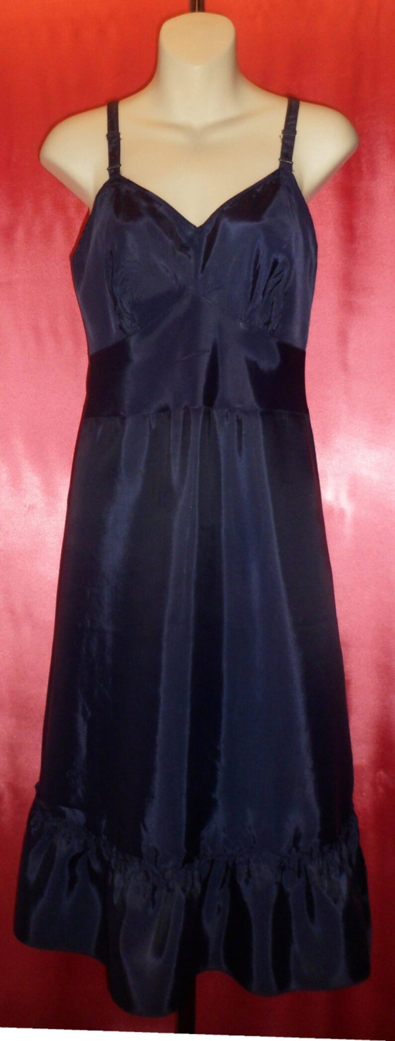 FREE USA SHIPPING!! Vintage 1950/'s Loomcraft Navy Blue Acetate Petticoat Ruffle Hem Full Slip 32