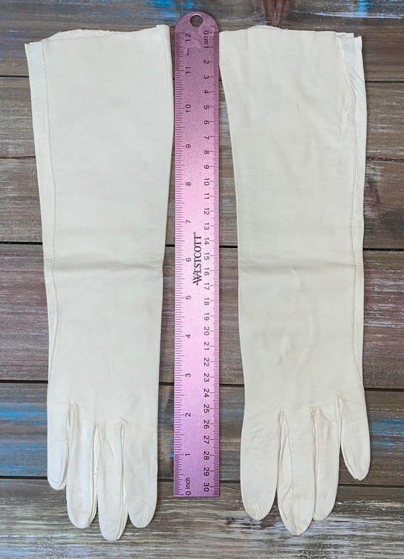 One Pair of Off White Vintage 1950's Soft Leather… - image 2