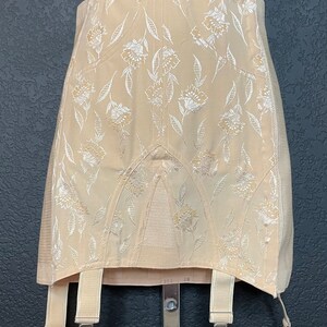 OLD STORE STOCK Vintage 1920-30's Satin Stitch Peach Brocade Corset w/ 4 Metal Garters 28 Style 301 image 7