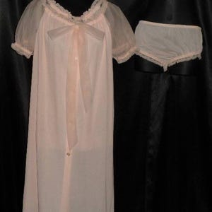 Adorable Vintage SEAMPRUFE 3 Pc Peignoir, Babydoll Nightgown & Panties Set M
