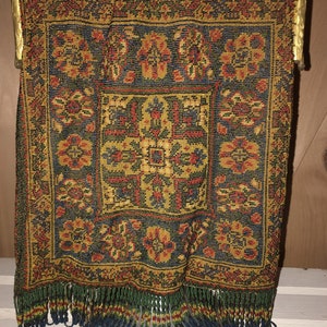 Impresionante bolso de mano o cartera vintage de principios de la década de 1920, grande, con asa de cadena y candado con cuentas de colores vibrantes