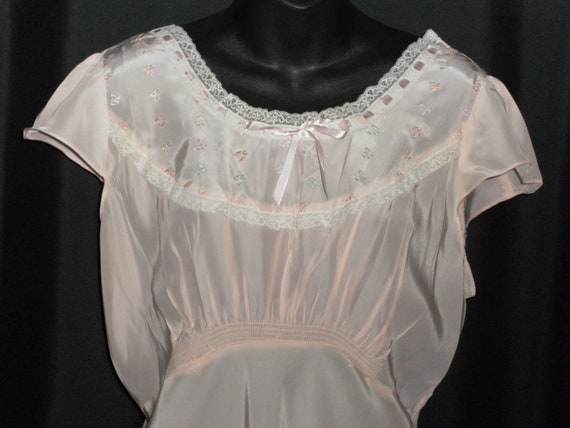 Old Hollywood Vintage 1940's NOS LEIS Pink Rayon … - image 3