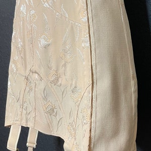 OLD STORE STOCK Vintage 1920-30's Satin Stitch Peach Brocade Corset w/ 4 Metal Garters 28 Style 301 image 9