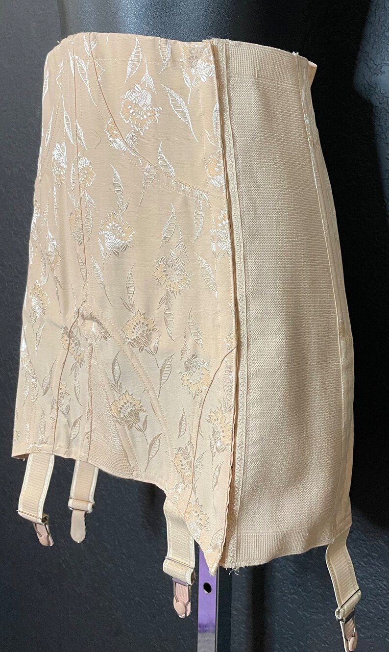 OLD STORE STOCK Vintage 1920-30's Satin Stitch Peach Brocade Corset w/ 4 Metal Garters 28 Style 301 image 9