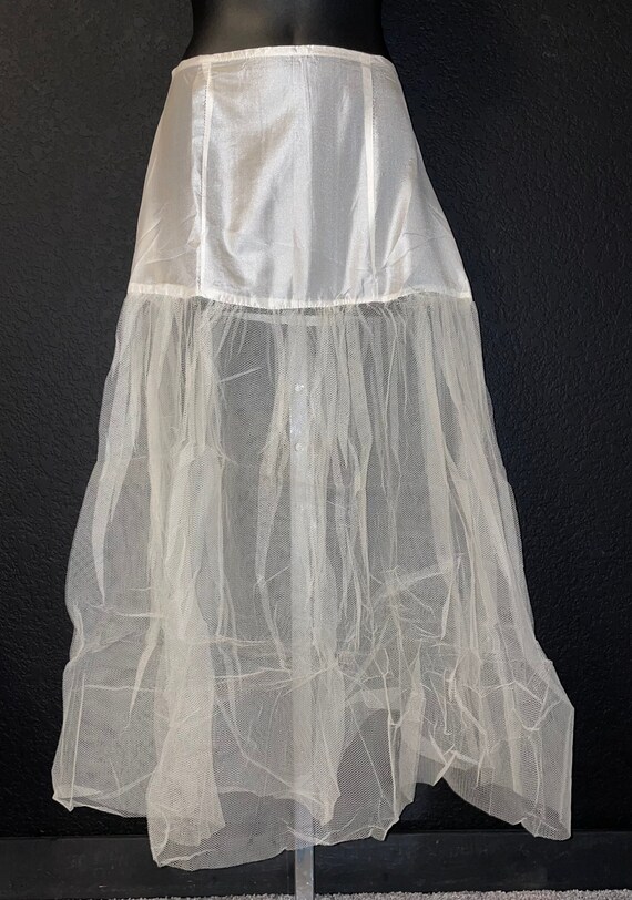 Vintage 1950's Long Crinoline Half Slip for Added Ful… Gem