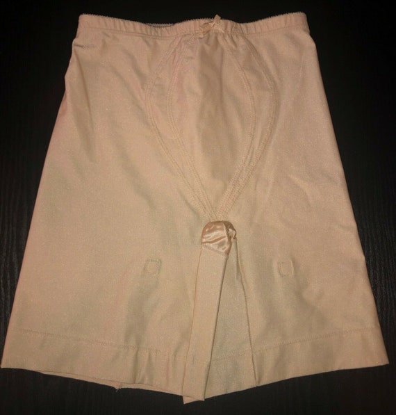 Vintage 80's Beige WARNER'S Girdle Panties w/ Gar… - image 1