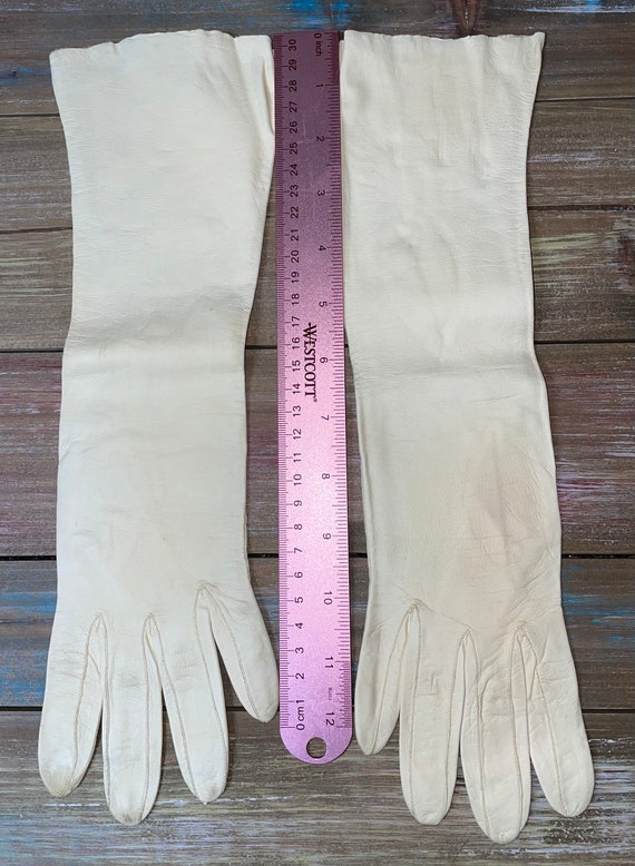 One Pair of Ivory Vintage Unbranded 1950's Soft L… - image 2