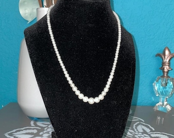 Bargain Buy! Vintage Mid Century Costume Jewelry White Faux Pearl Necklace 18"