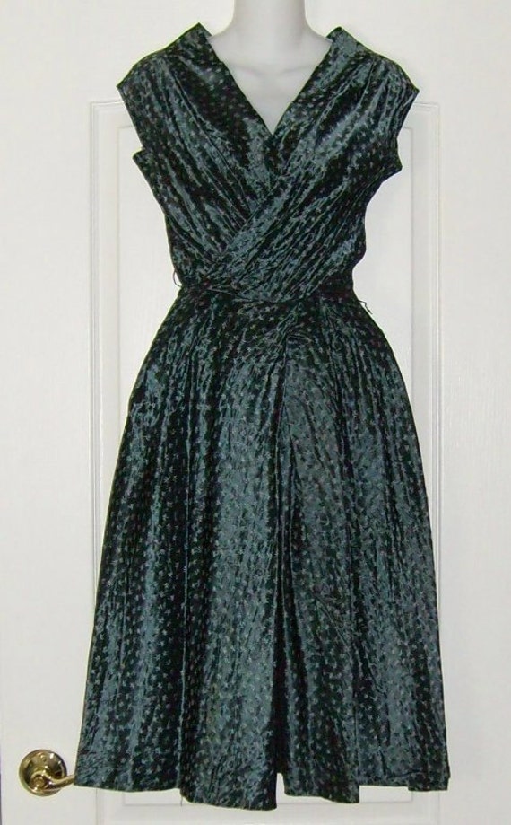 Vintage Brilliant 1940-50's Green Satiny Sheen Rem