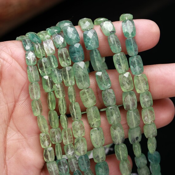 Pépite de vésuvianite - France