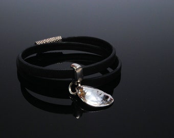 Black Leather Wrap Bracelet with Magnetic Clasp and Hand Made Muscle Shell