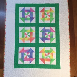 Pinwheel Baby Quilt: Multicolored Gradient Cotton, 38&quot; x 50&quot;
