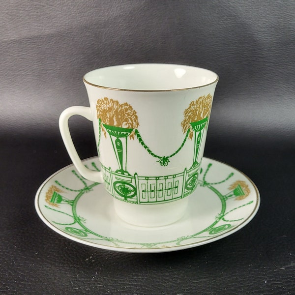 Lomonosov tasse à café et sous-tasse décor jardin d'été vert et blanc Manufacture impériale de porcelaine  1970/1989 vintage Made in Russia