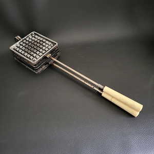 Hot sandwich maker and waffle maker 2 functions 1 utensil French sandwich and waffles maker Made in France