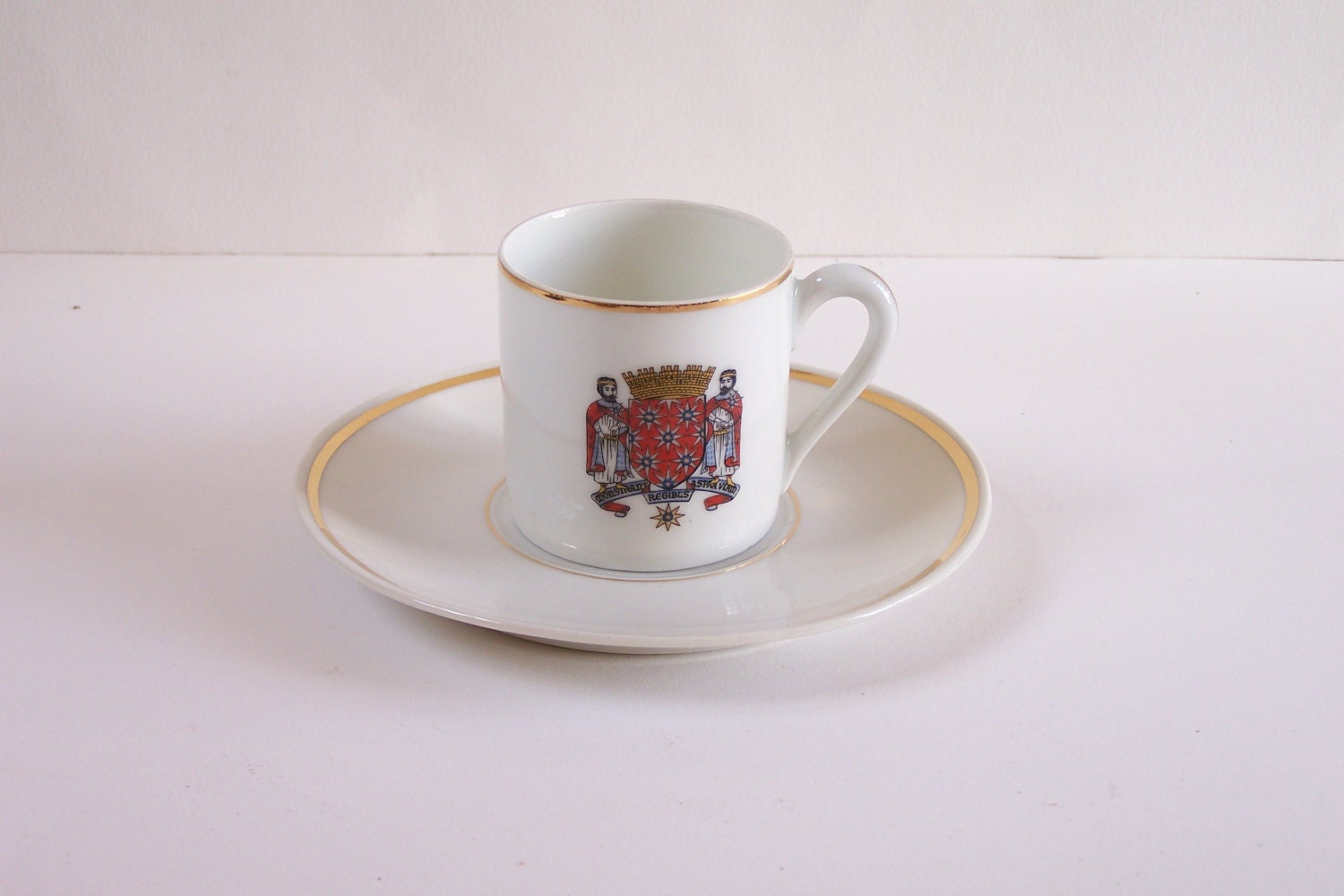 Jammet Seignolles Limoges Tasse à Café Blason de L'odre Des Chevaliers La Noble Maison St Ouen Porce