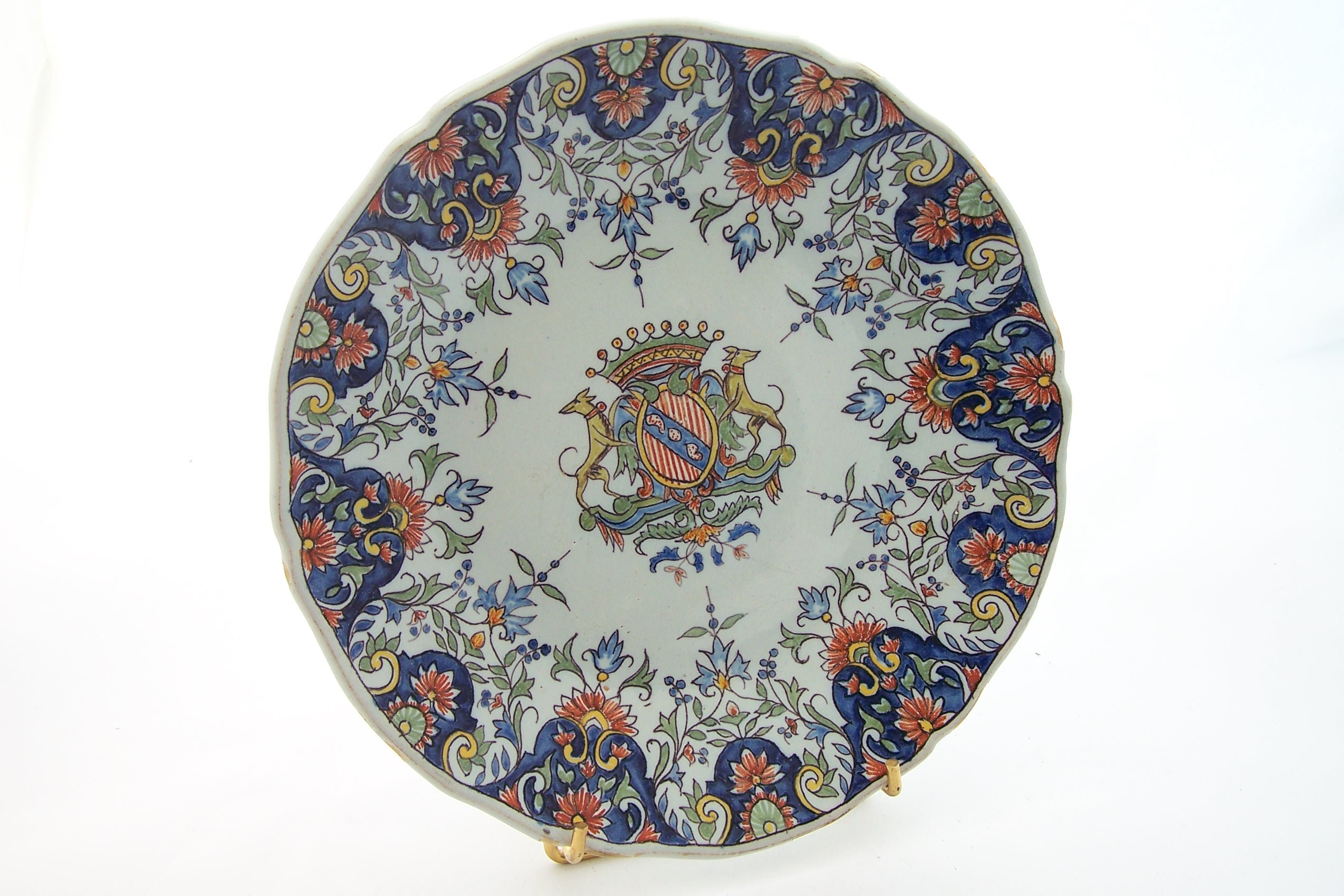 Assiette Faïence Ancienne Décor Blason Peinte à La Main Riche et Coloré Vintage Made in France