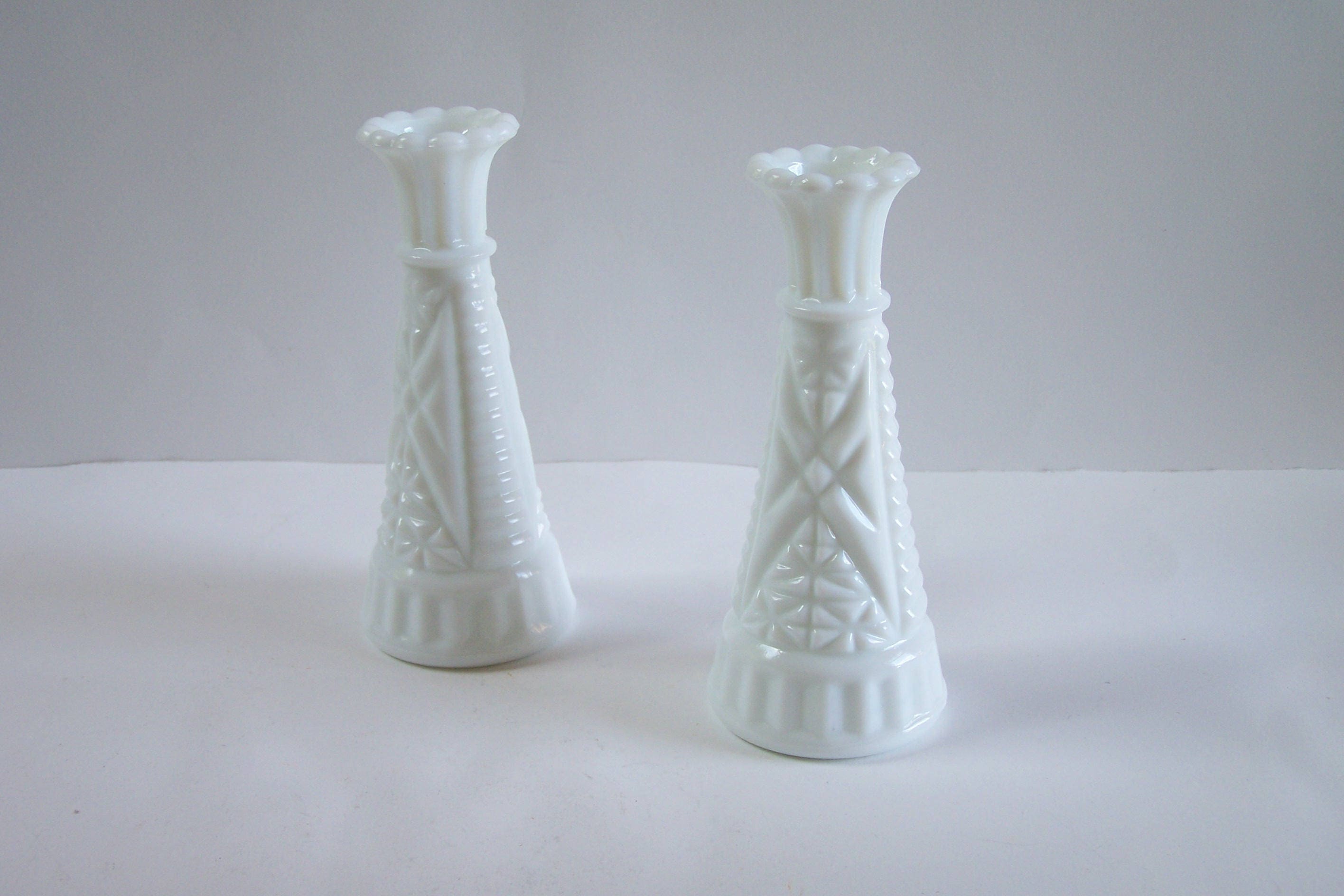 Paire de Bougeoirs en Opaline ou Paire Soliflores Vintage Made in France