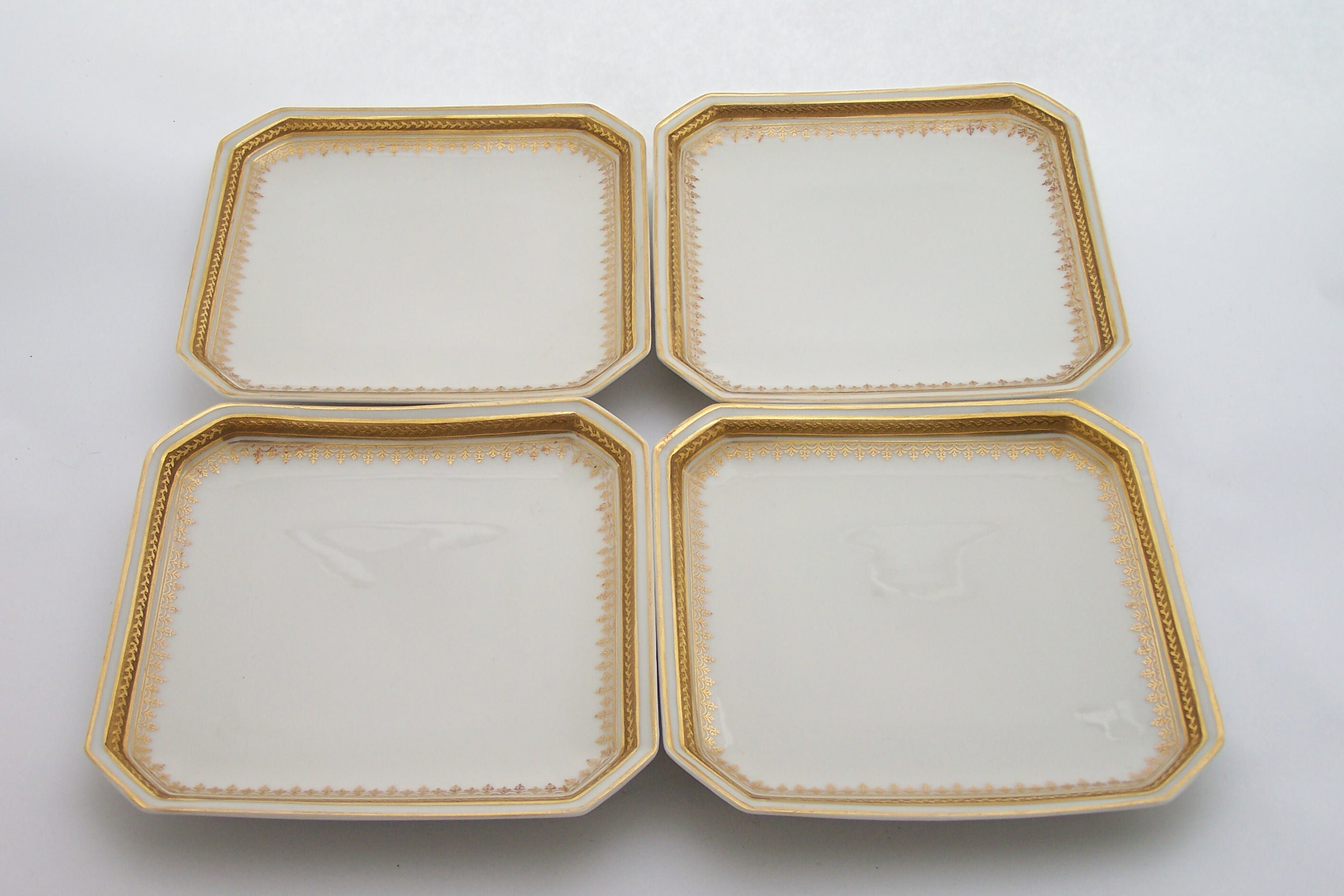 4 Assiettes à Dessert Carrées Porcelaine de Limoges Blanche Frise Or Signées Fp Vintage Made in Fran