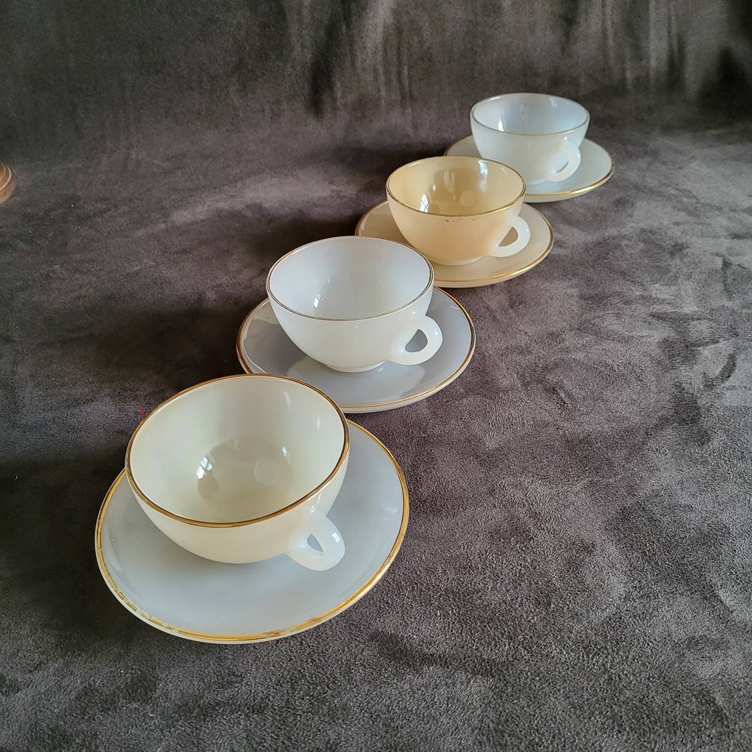 Lot De 4 Tasses à Café Et Soucoupes Arcopal – Style Arlequin Blanc Nacré, Vintage