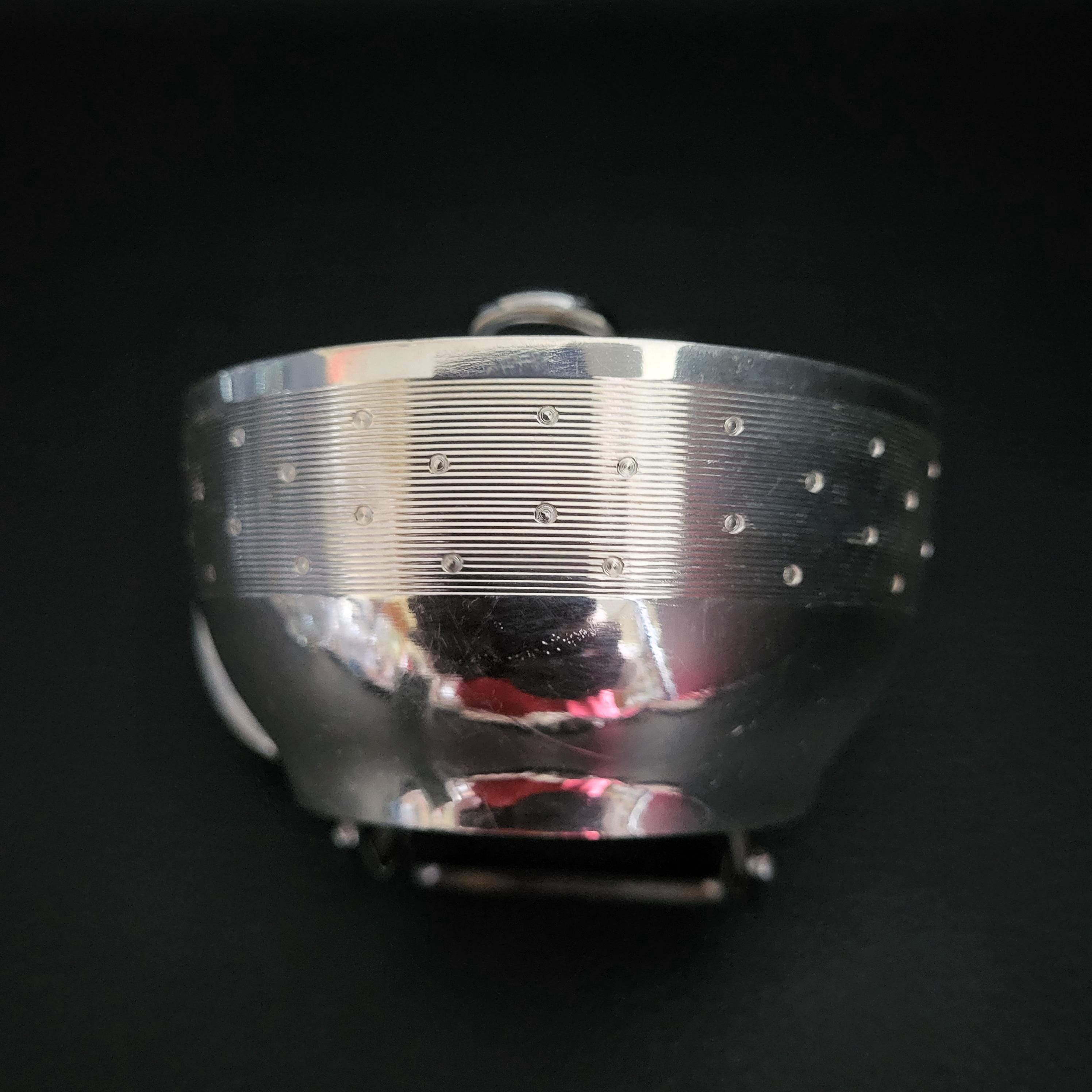 Tasse Art Déco Ciselée En Métal Argenté - Saint Médard, France (1920-1939)
