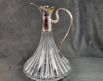 Aiguière carafe en verre à côtes à monture et poignée en métal argenté bouchon doublé liège vintage