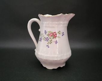 Jarra de leche Gaston Sailly, porcelana de Chartres-sur-Cher, decorada con acianos y rosas, de la década de 1930, fabricada en Francia.