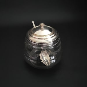 Louis XVI style jam jar silver plated and engraved glass with lid and spoon vintage
