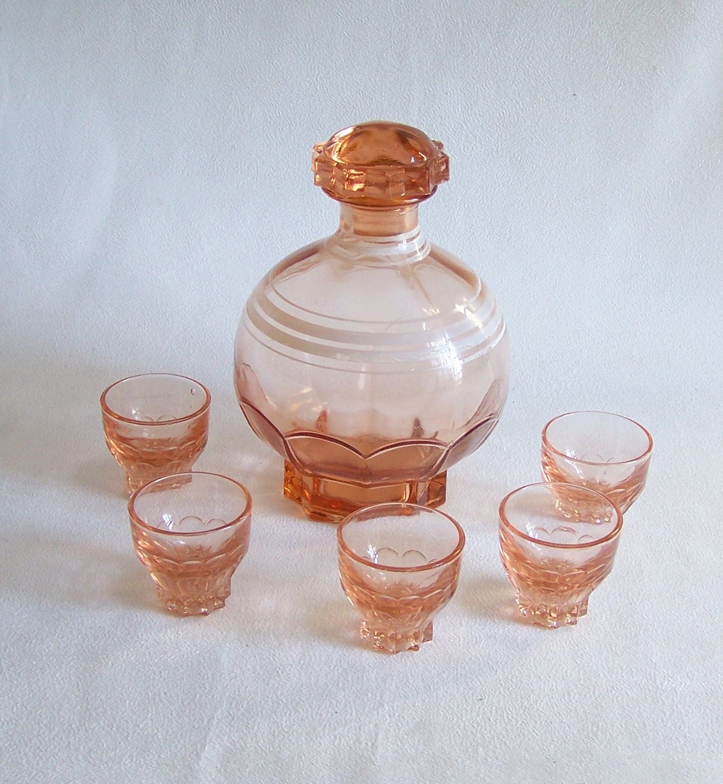 Service à Liqueur en Verre Rose Composé d'une Carafe et de 5 Petits Verres Made in France Vintage 19