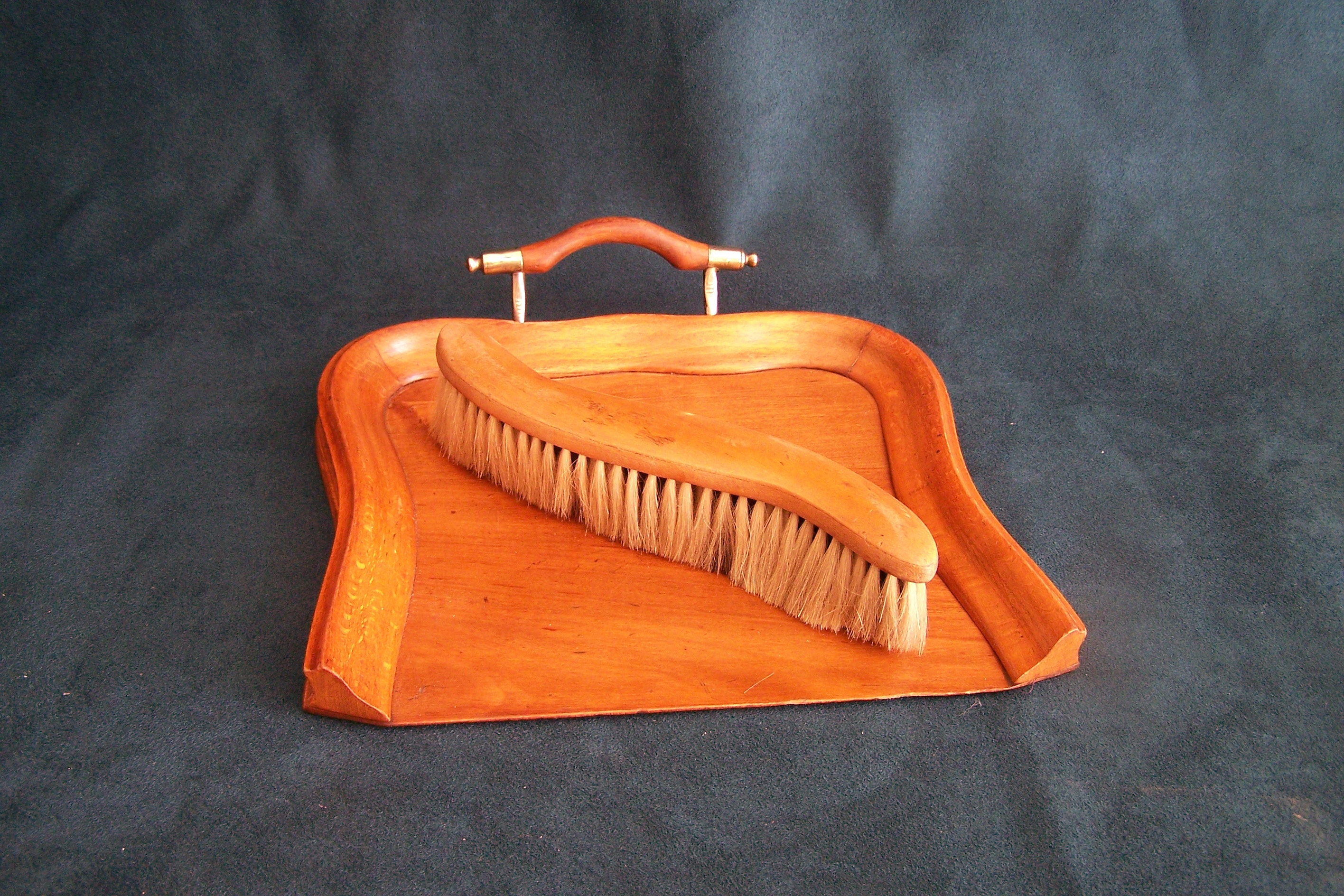 Ramasse-Miettes en Bois Verni et Laiton Sa Brosse Soie 1900 Vintage Made in France