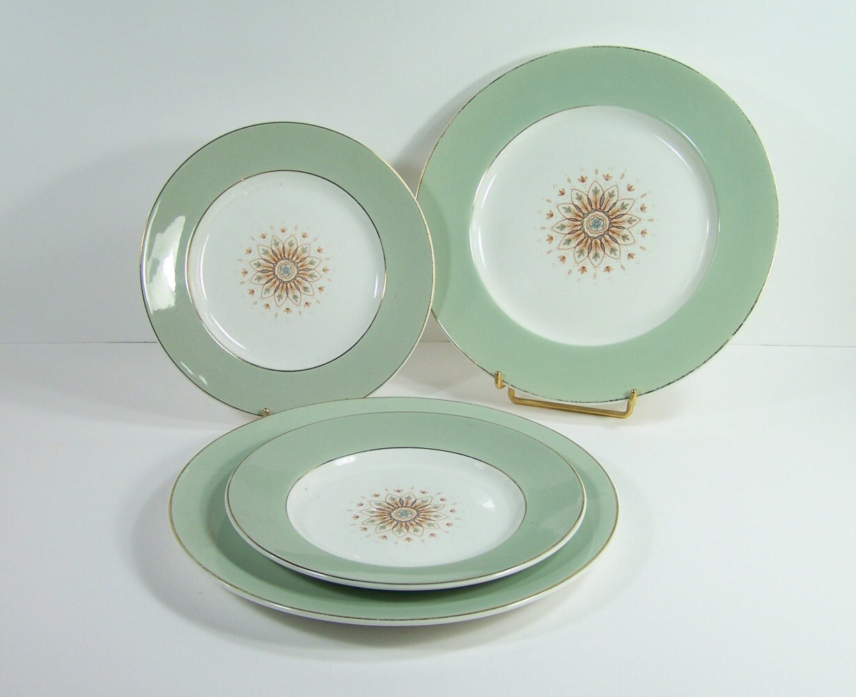 Faïence Anglaise 2 Assiettes Plates et à Dessert Satin Blanc Etoile Tudor Faïence Staffordshire Grin