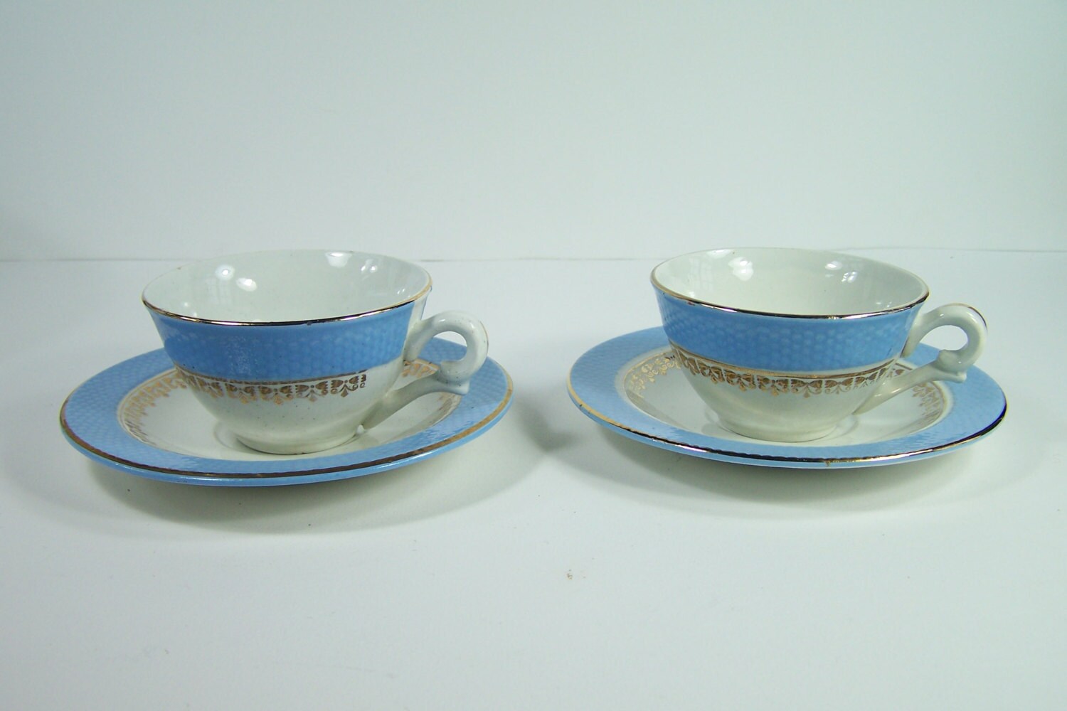 2 Tasses à Café Bleues et Soucoupes Cafés Gilbert Marli Bleu Frise Liseré Or Relief Nid d'abeille Ca