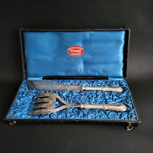 Christofle Antique fish servers fish serving utensils fork and fish slice silver plated in case vintage Made in France