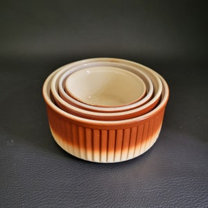 Digoin 4 in elkaar passende ramekins Digoin gevlamde aardewerk ramekins diverse maten vintage Gemaakt in Frankrijk