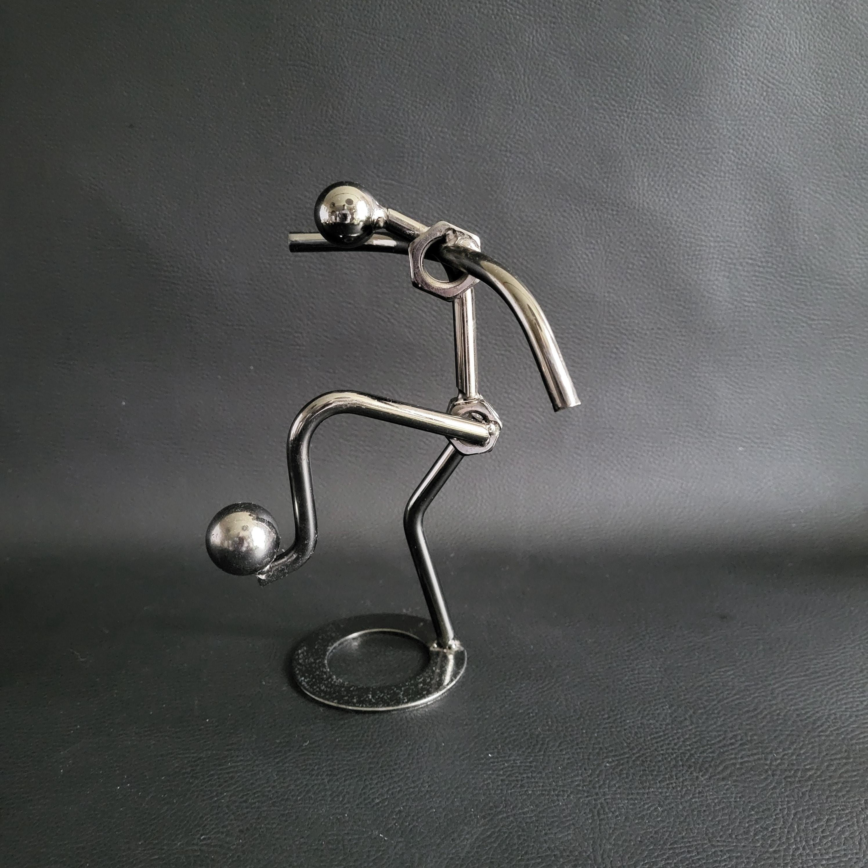 Sculpture Métal Lettre F - Faite Main Avec écrous Et Boulons Soudés - Déco Atelier