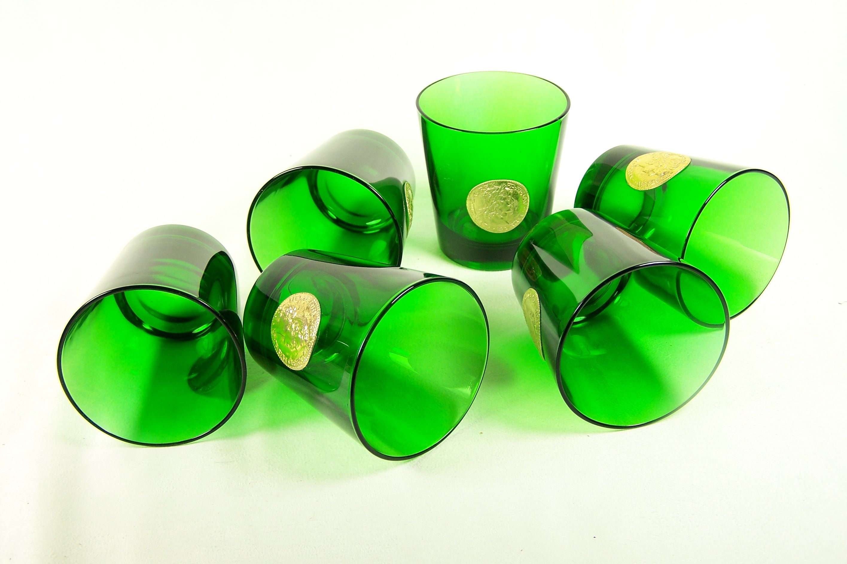 Ensemble de 6 Verres Gobelets en Verre Vert avec Médaillon Doré Noms et Profils Des Rois France Fabr