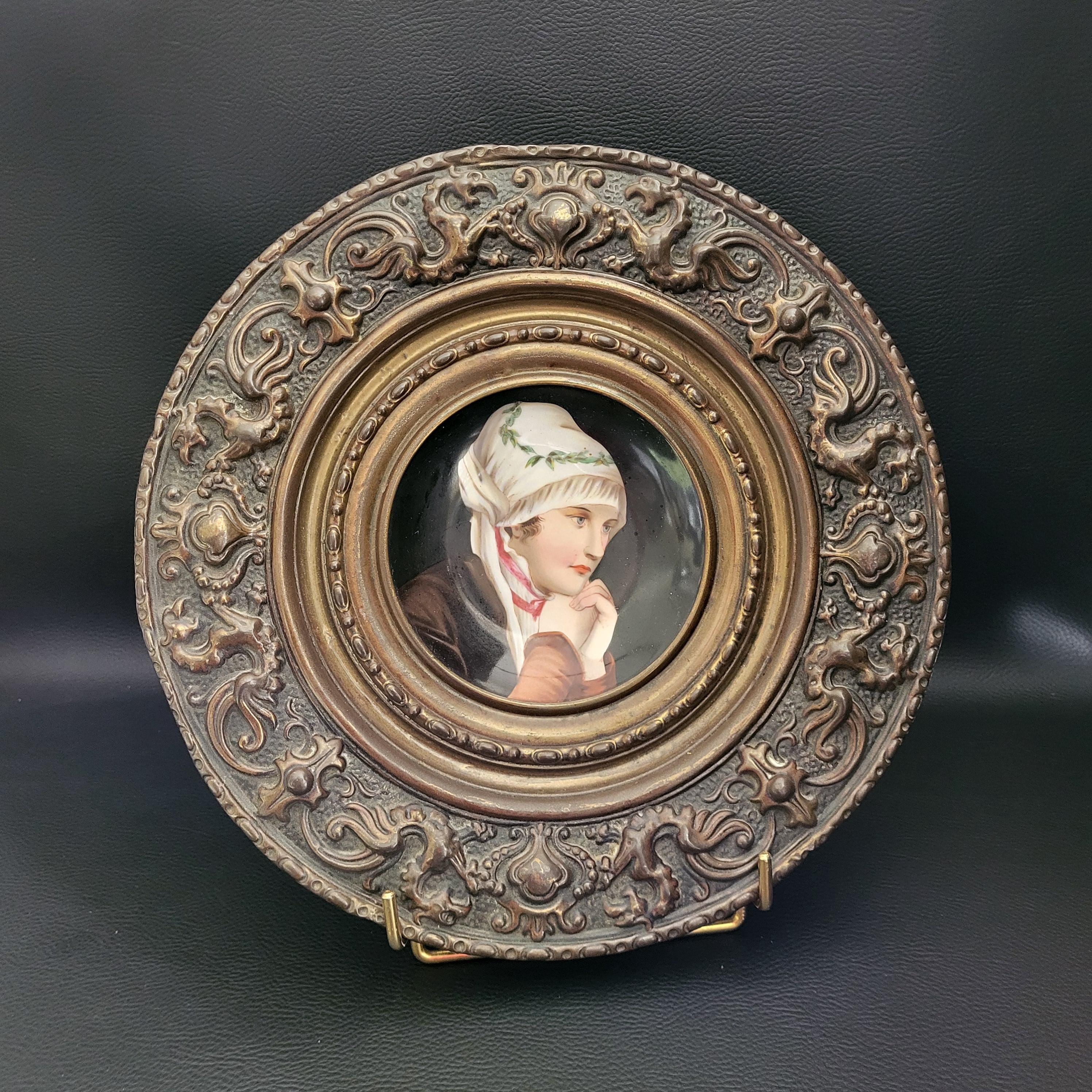 Broche Ancienne Du XIXe Siècle - Peinture Marine Miniature Sous Verre - Monture En Argent Vermillé - Thème Voilier