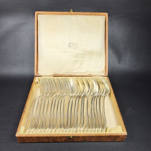 Ercuis cutlery 22 pieces 10 forks 12 spoons bay leaves pattern monogrammed silver plated in box French cutlery vintage  Made in France