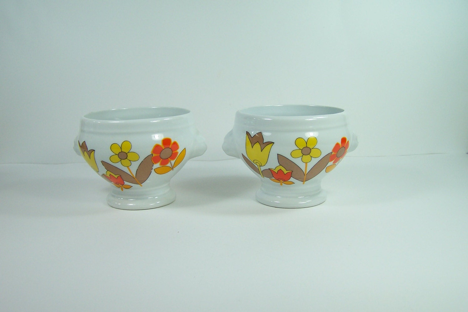 2 Bols Tête de Lion Motif 1960 Fleurs Stylisées Orange Jaune et Marron Porcelaine Blanche Lourioux P