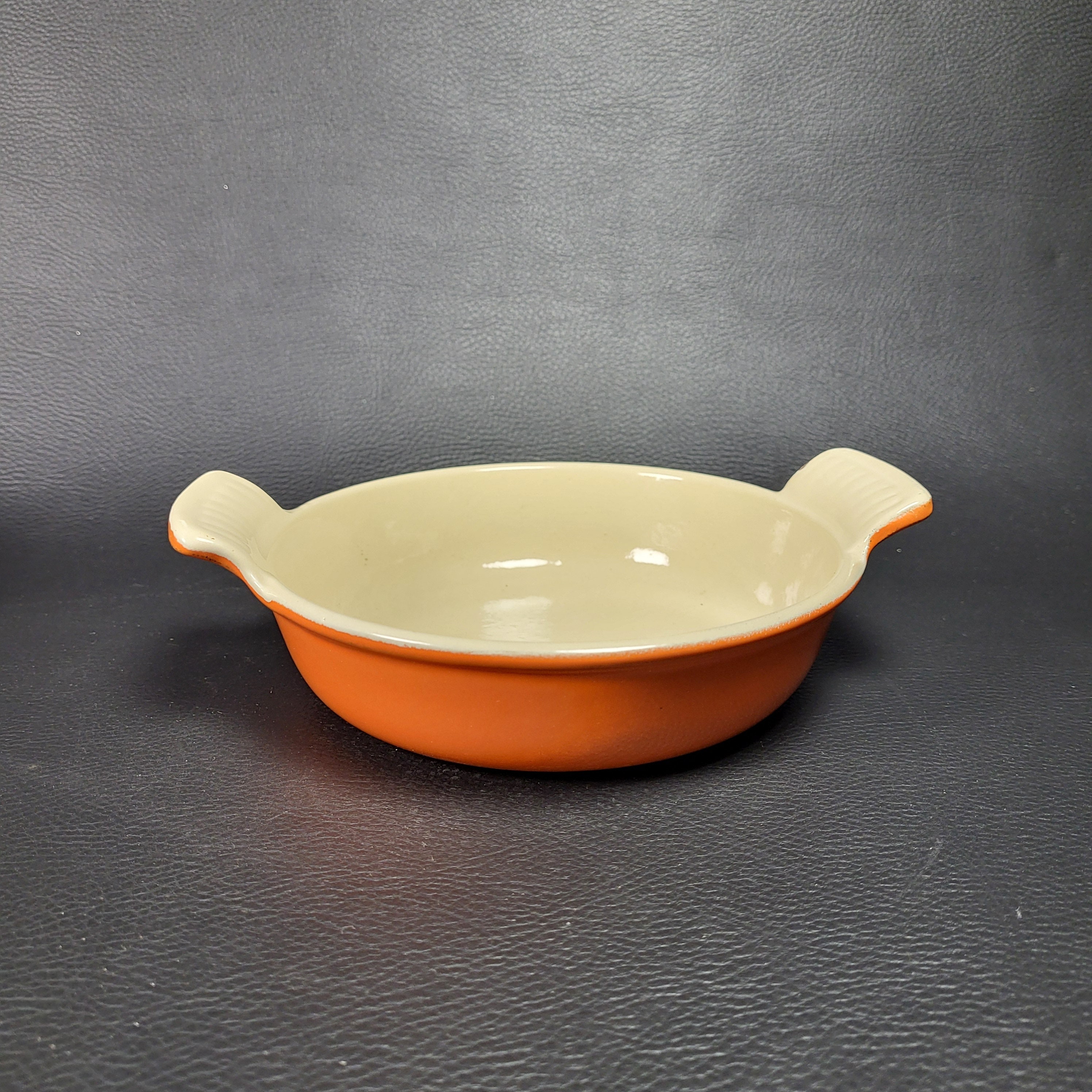 Le Creuset Large cast iron enamelled cooking pot Le Creuset Large cast iron enamelled cooking pot