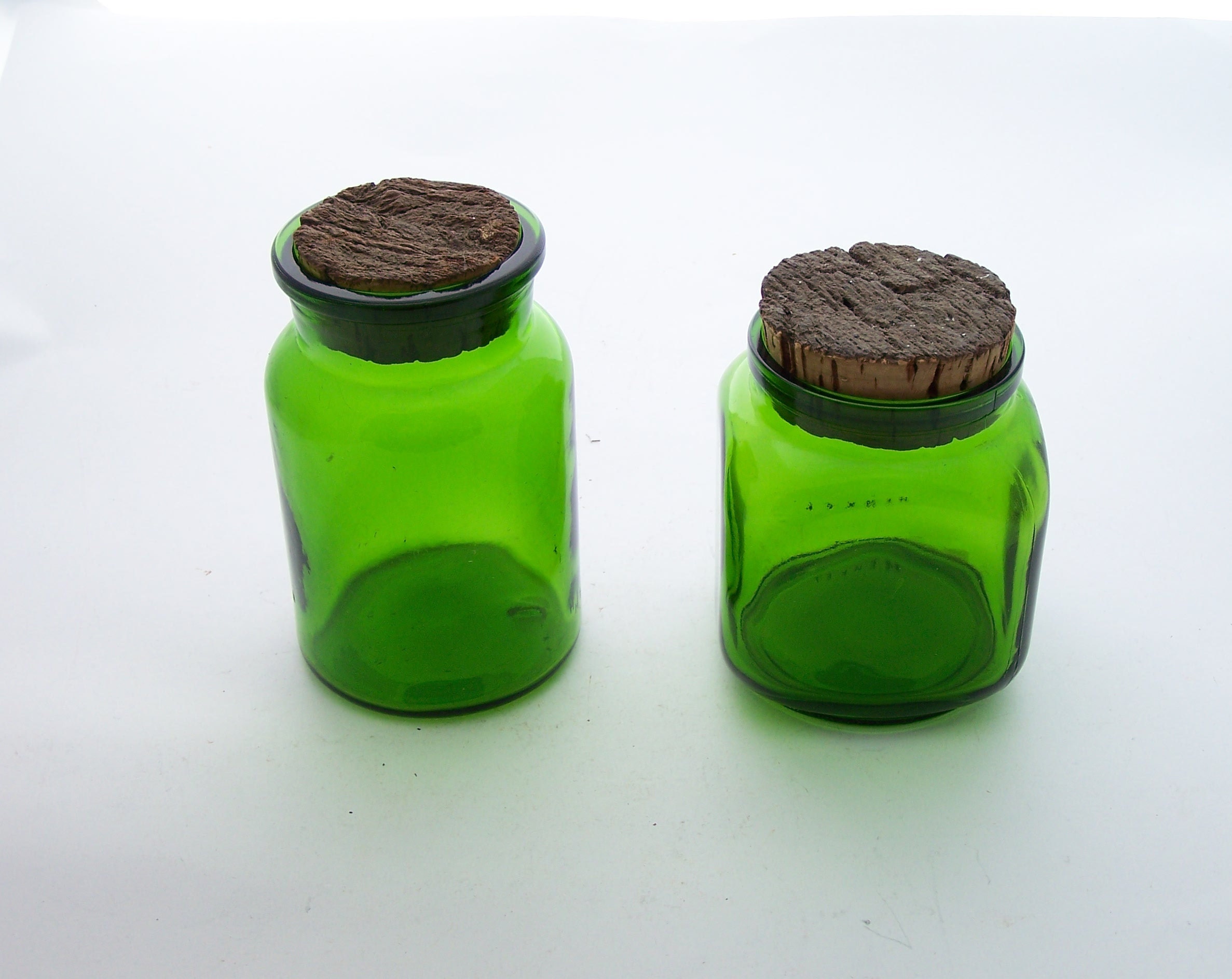 Juniper Green Matches in Small Corked Vial