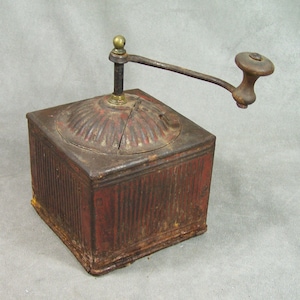 Rare red tin coffee grinder original color snuffbox coffee grinder vintage Made in France