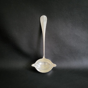 Christofle spoon for sauce with inside separator for lean and fat uniplat pattern hallmark Christofle vintage  Made in France