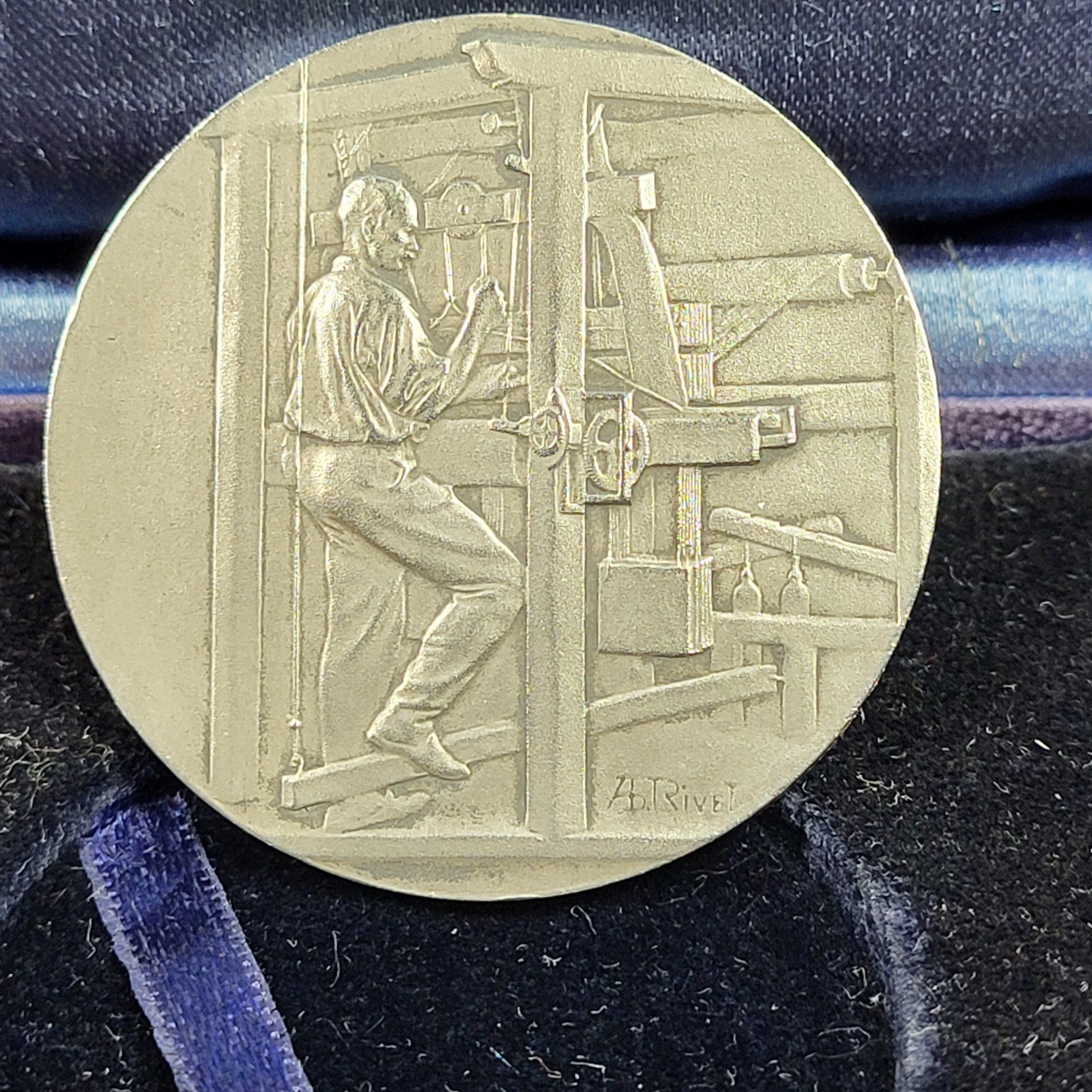 Medaille Association Generale Des Tissus Et Des Matieres Textiles 1947