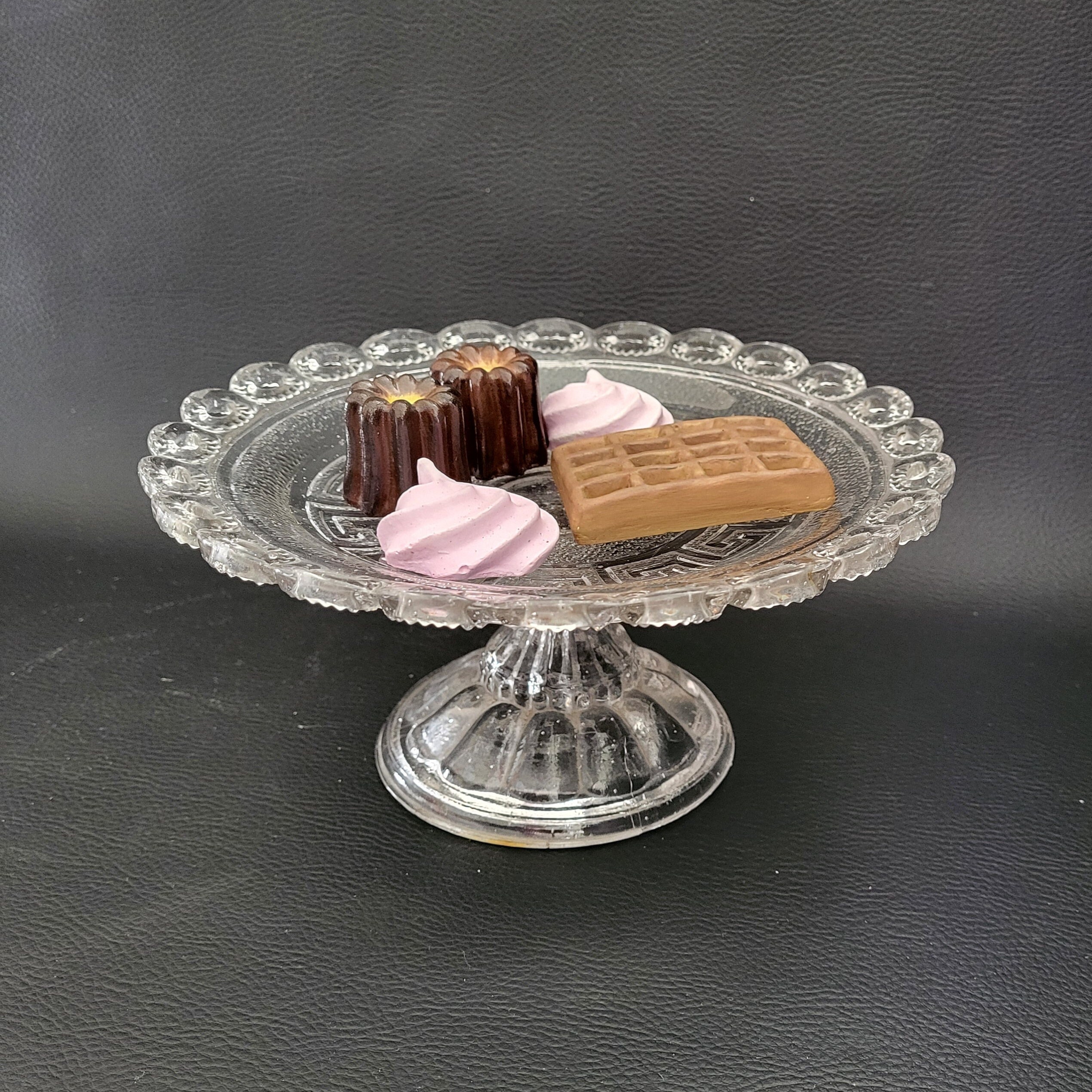 PLATEAU DE PRÉSENTATION À GÂTEAUX SUR 2 NIVEAUX EN PORCELAINE OLYMPIA 24328465 3003461 Produit PLATEAU DE PRÉSENTATION À GÂTEAUX SUR 2 NIVEAUX EN PORCELAINE OLYMPIA 24328465 3003461 Produit