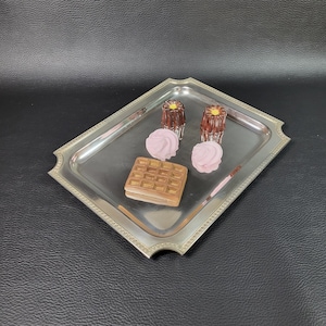 Bandeja de cartas Roux-Marquiand, correo estilo Luis XV en hojas de metal plateado y bayas de laurel bolsillo vacío vintage Hecho en Francia