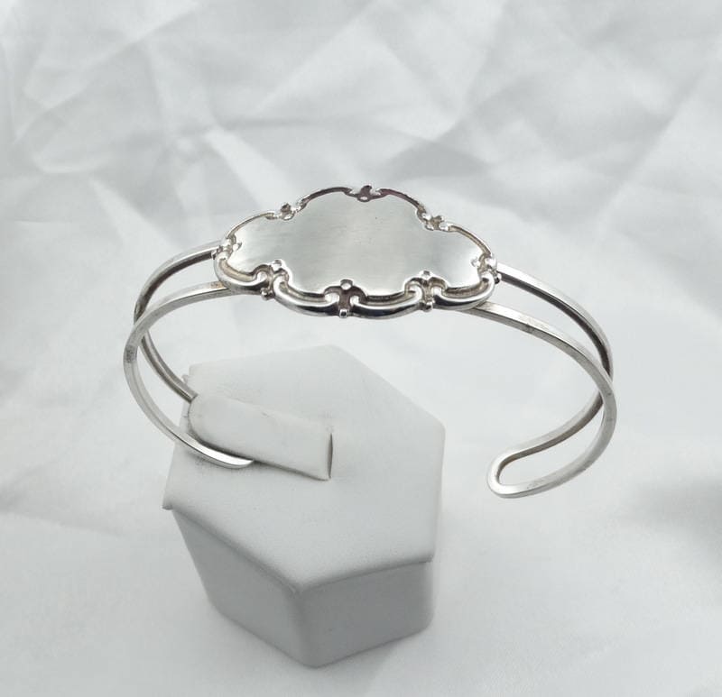 ユニークなヴィンテージ シグネット スターリング シルバー カフ