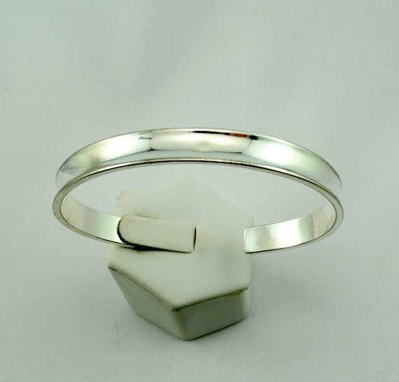 Simple & Stunning Vintage Solid Sterling Silver C… - image 1