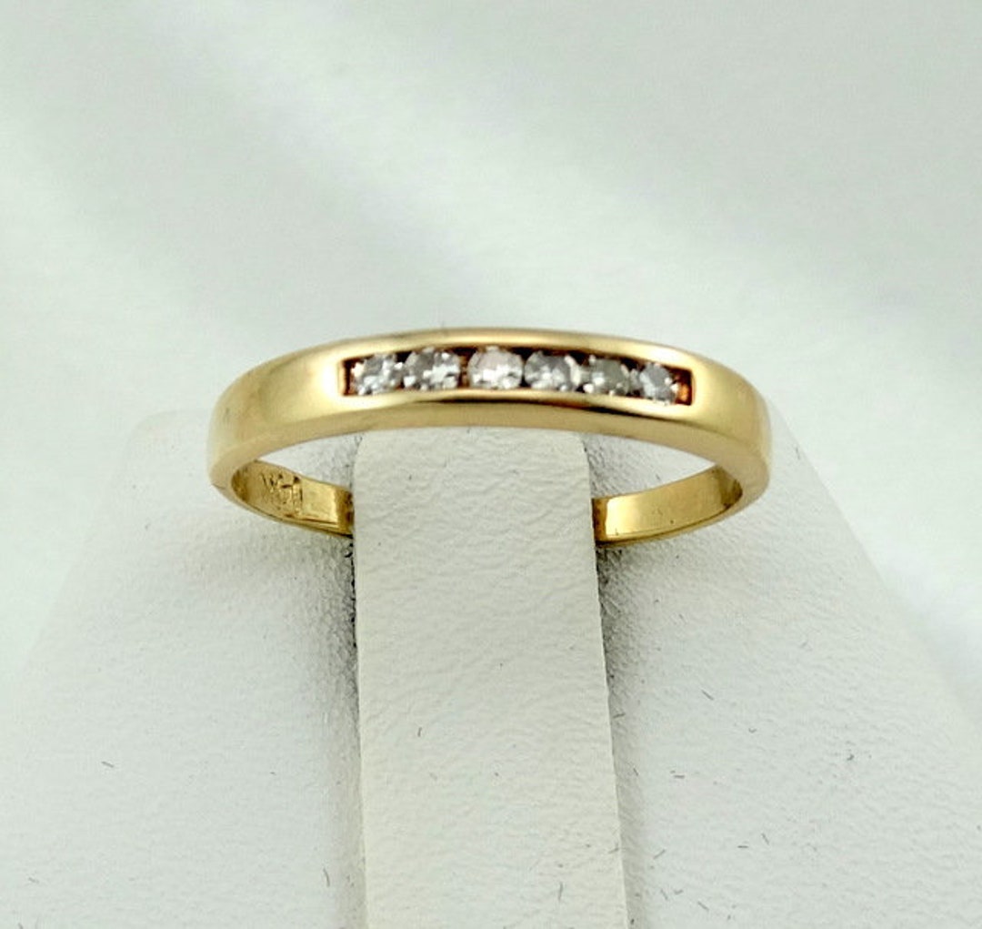 Channel Set Diamonds in A Vintage 14K Gold Ring Size 6 FREE 